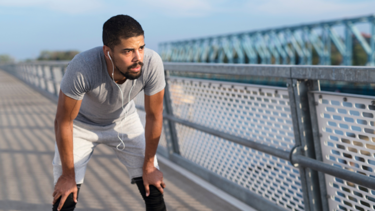 Qué ocurre en tu cuerpo cuando dejas de entrenar (y por qué merece la pena seguir activo en verano) Qué ocurre en tu cuerpo cuando dejas de entrenar (y por qué merece la pena seguir activo en verano)